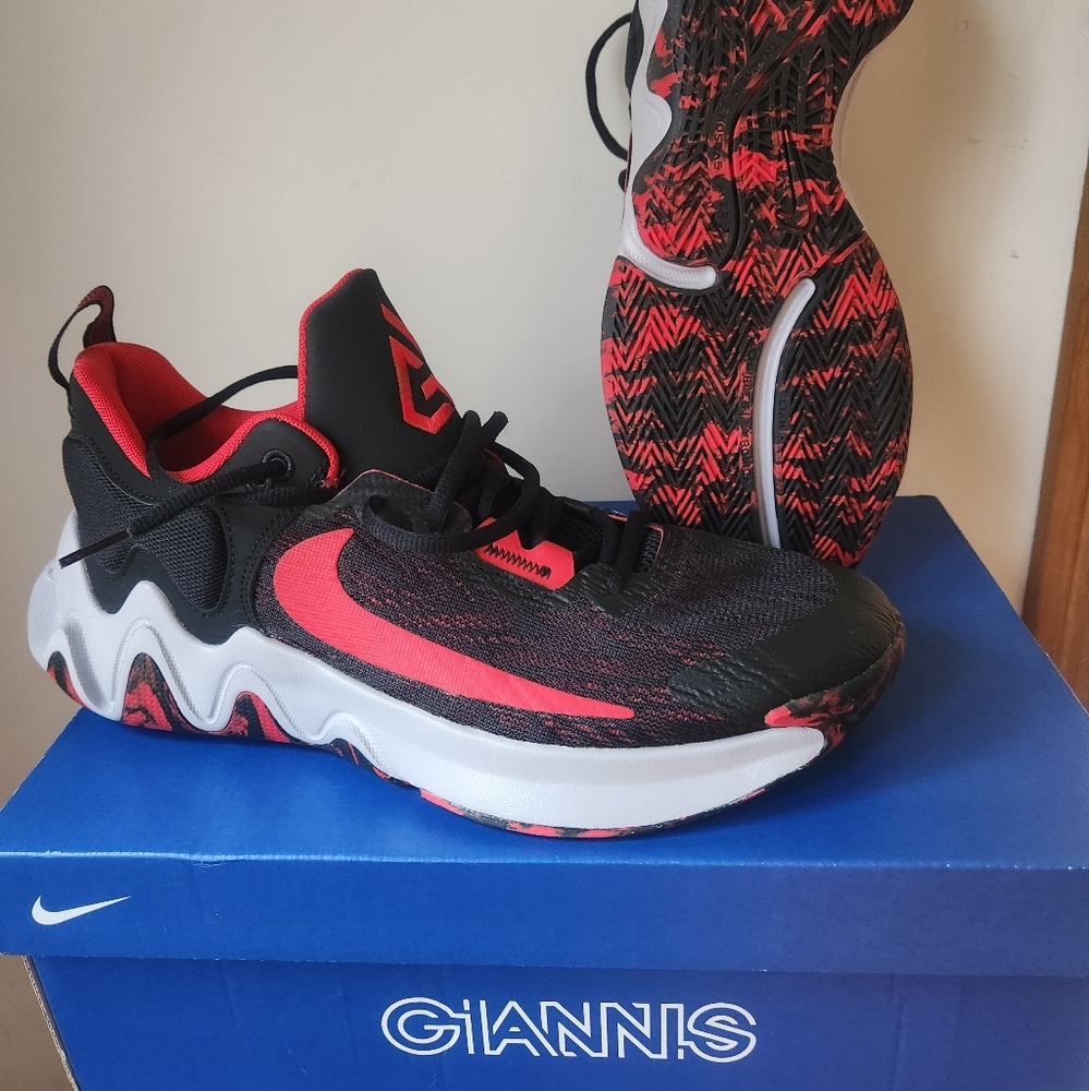 Nike Giannis Immortality 2